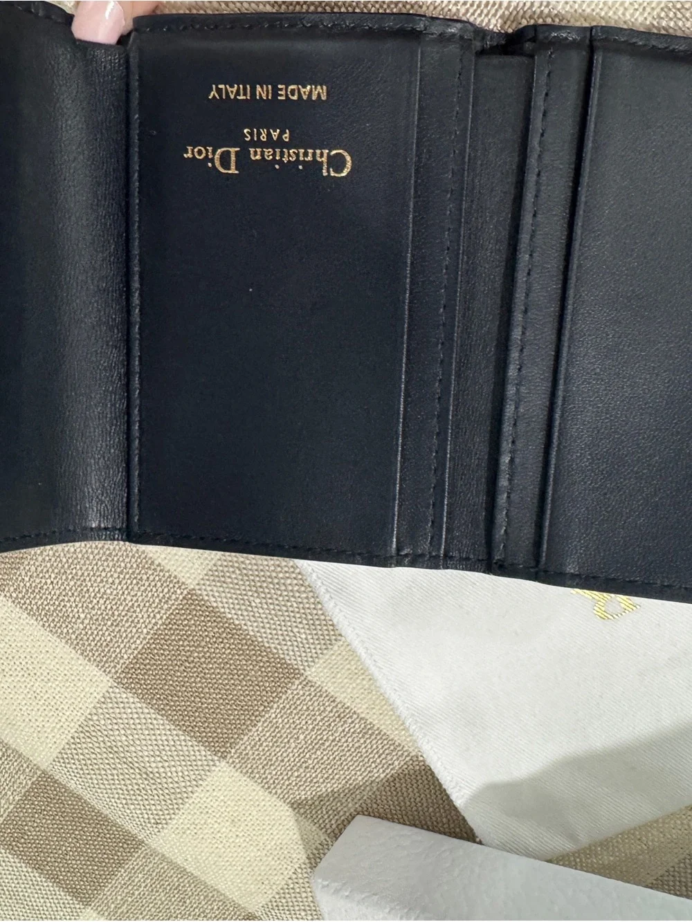 Dior 30 Montaigne Veronia Wallet